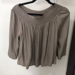 Aritzia Talula Off the shoulder top size Small